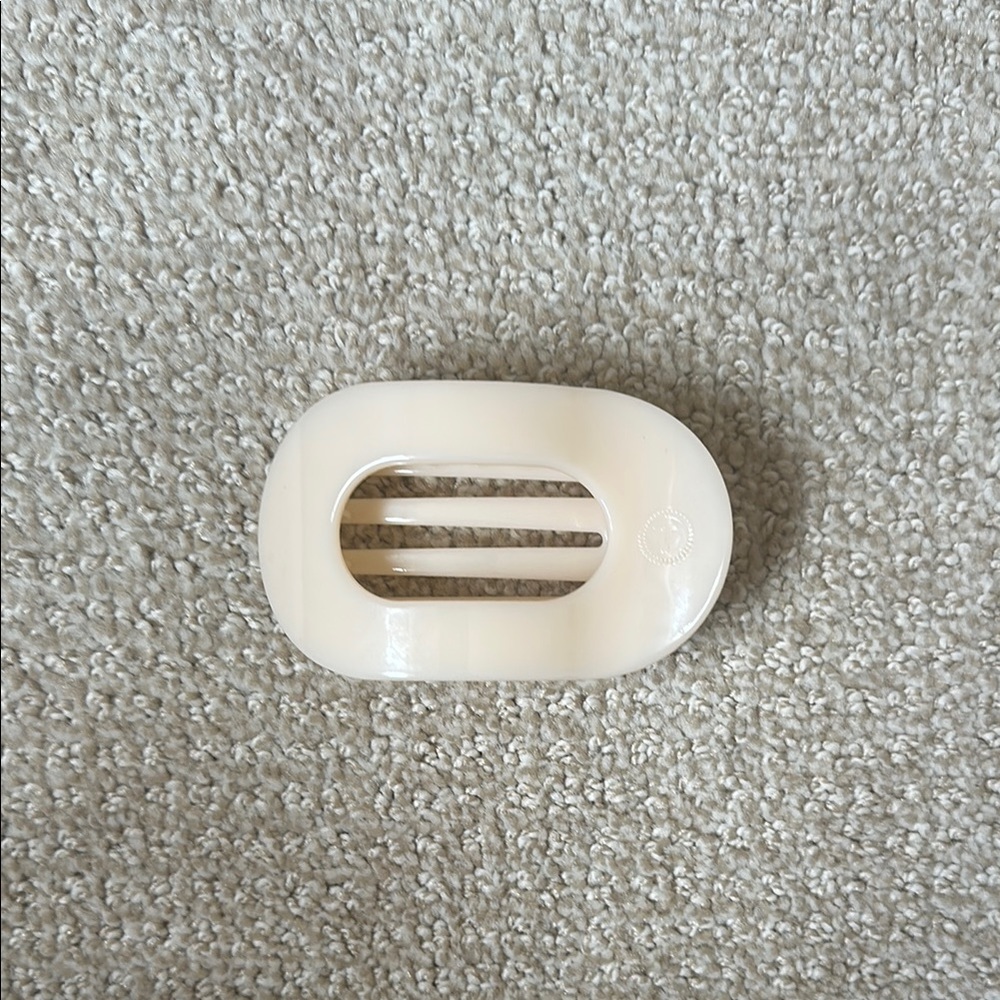 Elegant Cream Hair Clip